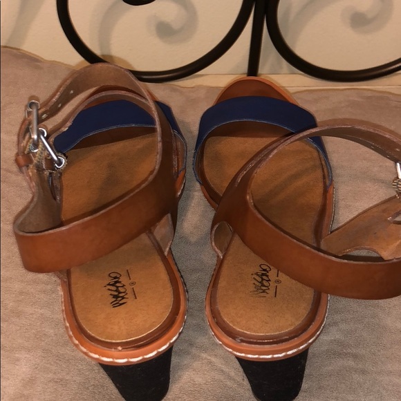 Women’s Platformed shoes size 8. Worn 1 time - Picture 7 of 8